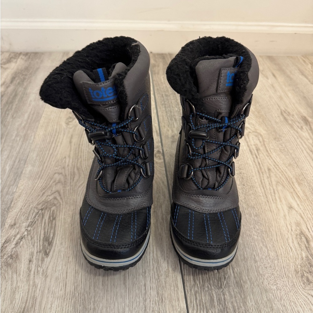 Totes Kids Black and Blue Snow Boots